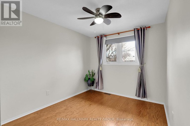 29645121/730-malibu-terrace/courtland-park/ottawa/ontario/K2C3V1_16