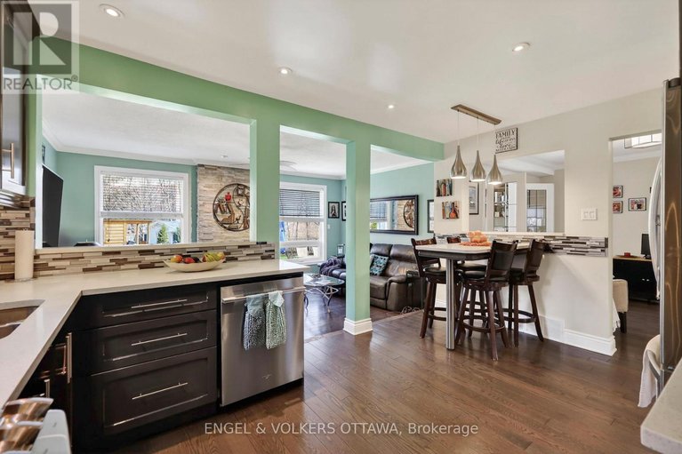 29667365/425-tanager-bay/chatelaine-village/ottawa/ontario/K1E2Z7_10