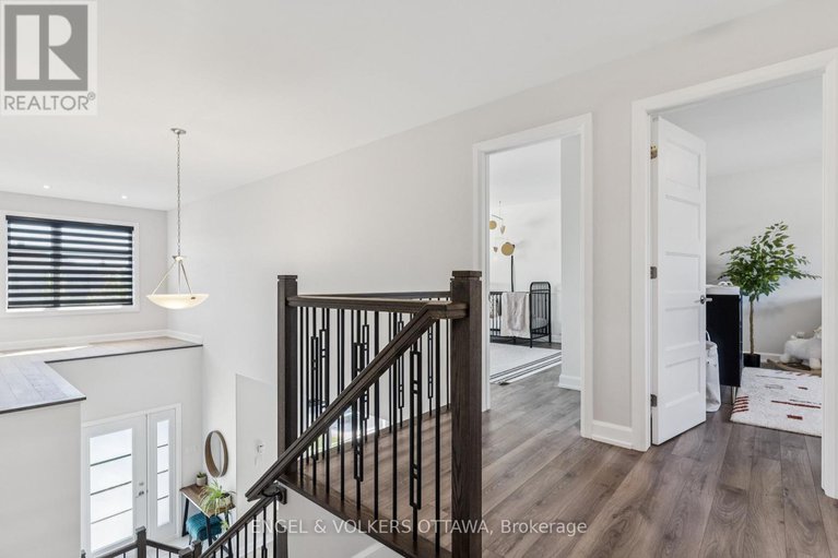 28649203/529-lucent-street/village-of-russell/russell/ontario/K4R0G3_21