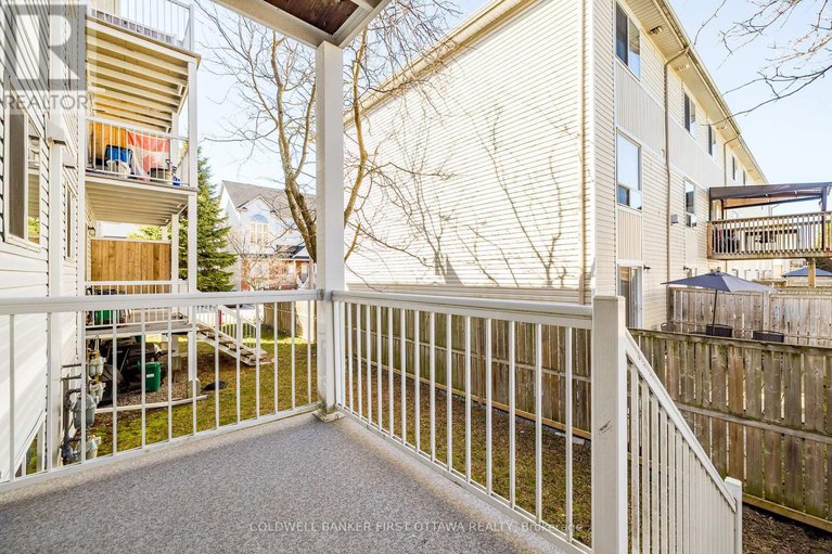 28740335/389-wiffen-private/westcliffe-estates/ottawa/ontario/K2H1G4_22