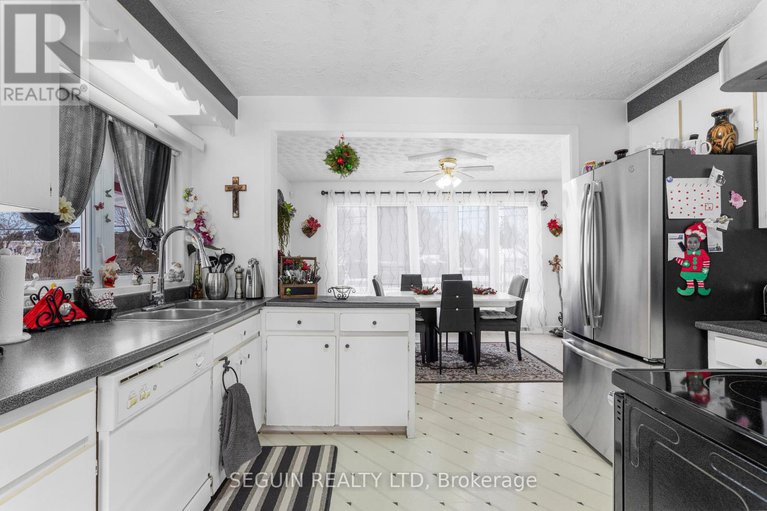 29159848/516-front-road/lorignal/champlain/ontario/K6A2T4_12