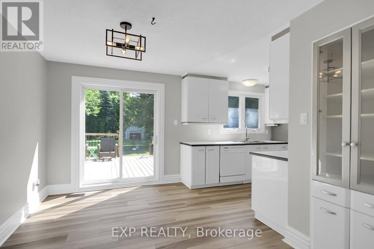 28769528/1083-eadie-road/village-of-russell/russell/ontario/K4R1E5_4