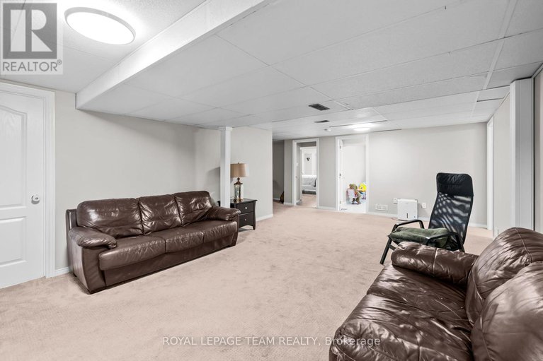 28760673/1280-ben-royal-avenue/greely/ottawa/ontario/K4P1A3_28