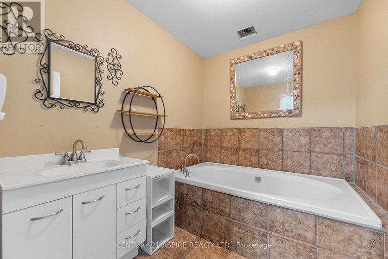 29245533/400-calabogie-road/mcnabbraeside-twps/mcnabbraeside/ontario/K7S3G8_22