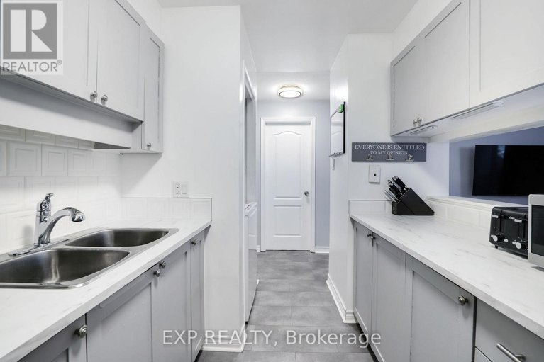 28834452/212-214-viewmount-drive/borden-farmstewart-farmcarleton-heightsparkwood-hills/ottawa/ontario/K2E7X3_15