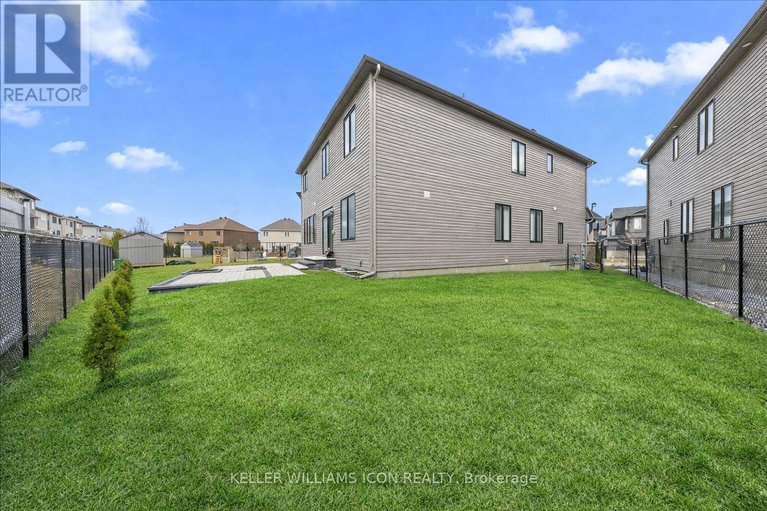 29577044/352-cloyne-crescent/half-moon-bay/ottawa/ontario/K2J6W4_43