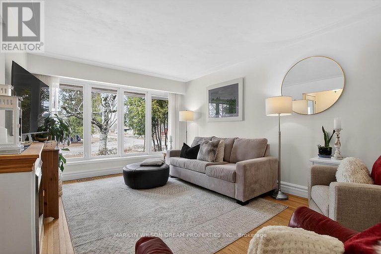 29599055/2105-bangor-street/elmvale-acresurbandale/ottawa/ontario/K1G2X6_12