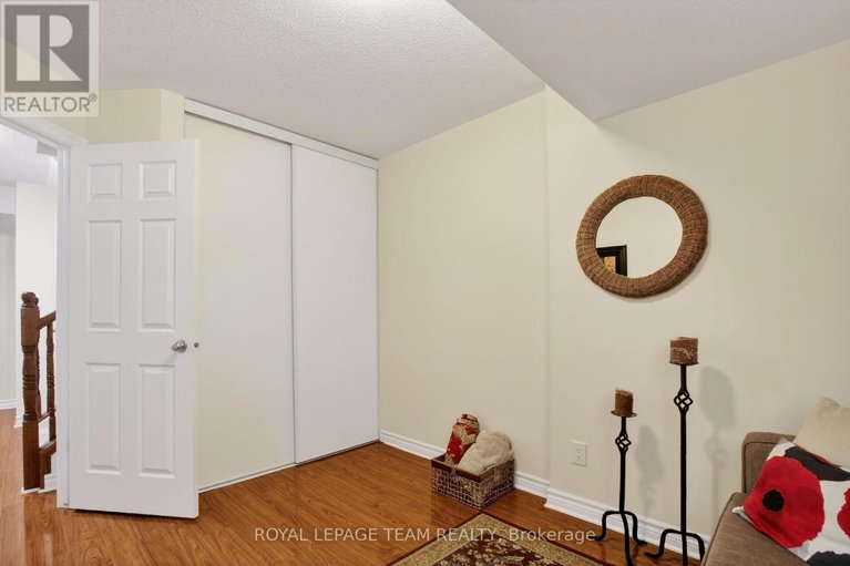 29588178/130a-lindenshade-drive/strandherd/ottawa/ontario/K2J5R5_23