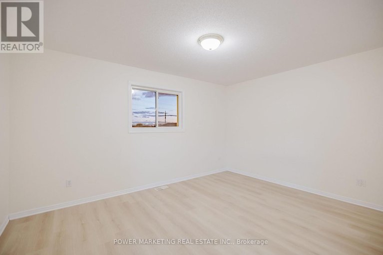 29074509/318-rustic-hills-crescent/springridgeeast-village/ottawa/ontario/K4A5A8_26