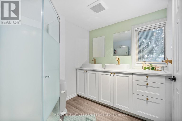 29206481/493-gladstone-street/winchester/north-dundas/ontario/K0C2K0_16