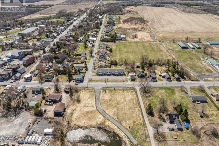 29664690/4-16-pendleton-street/vankleek-hill/champlain/ontario/K0B1R0_33