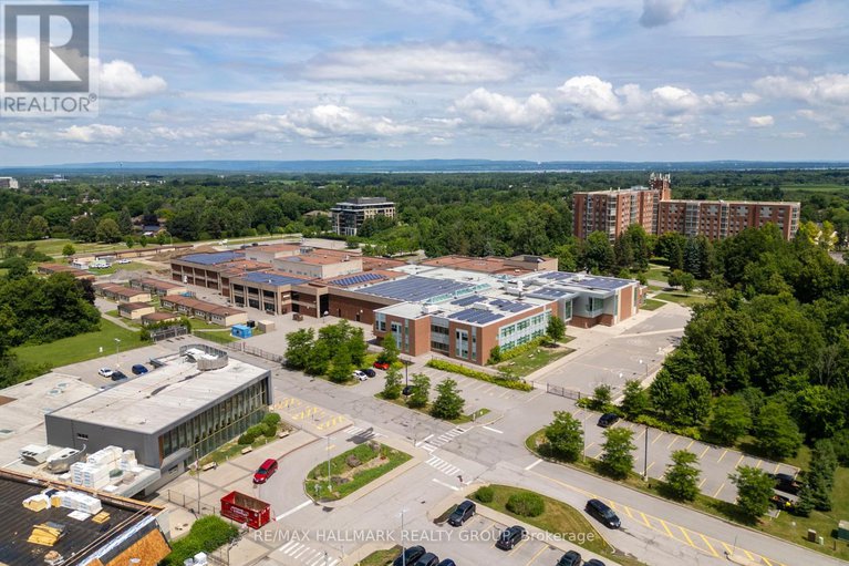 29028074/39-hawkstone-gate/beaverbrook/ottawa/ontario/K2K0A3_33