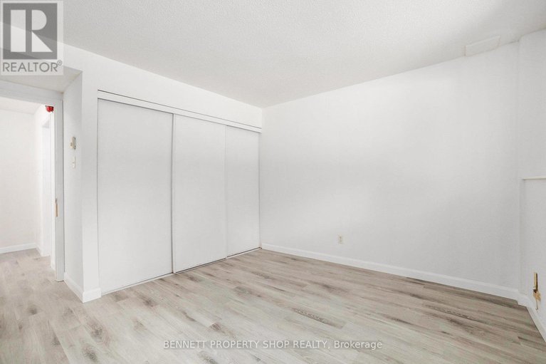 29112457/105-1585-goth-avenue/sawmill-creektimbermill/ottawa/ontario/K1T1E3_17