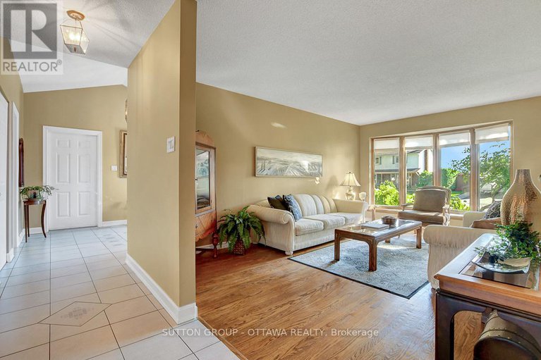 28874659/124-post-road/glencairnhazeldean/ottawa/ontario/K2L1L2_8