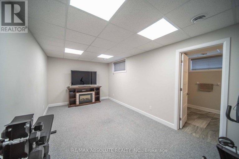 29115783/727-azure-street-n/village-of-russell/russell/ontario/K4R0E6_29