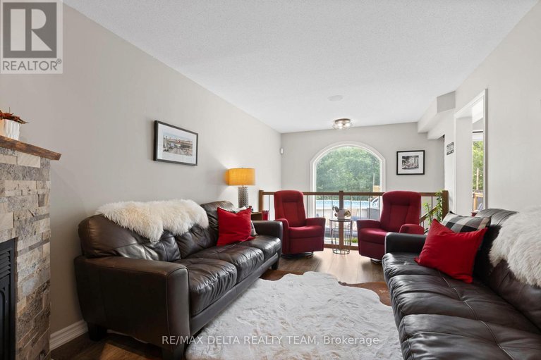 28585609/2070-melette-crescent/avalon-east/ottawa/ontario/K4A4X2_7