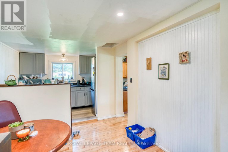 28435512/24-mercer-street/almonte/mississippi-mills/ontario/K0A1A0_21