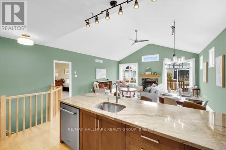 29528637/510-kindred-crescent/north-grenville-twp-kemptville-south/north-grenville/ontario/K0G1J0_16