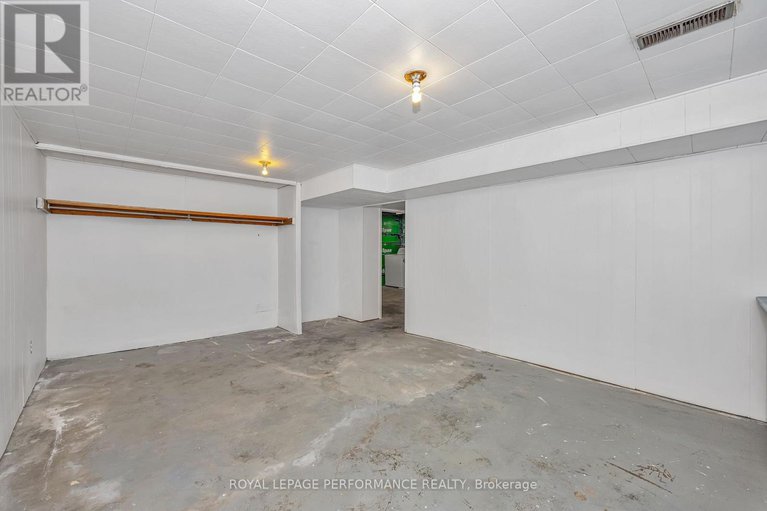 28423853/195-baribeau-street/vanier/ottawa/ontario/K1L7R4_41