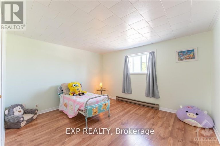 28509476/50-victoria-street-e/alexandria/north-glengarry/ontario/K0C1A0_16