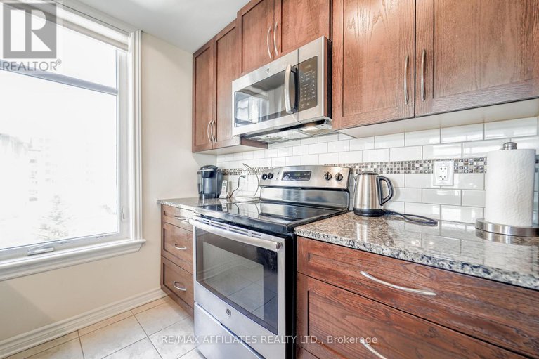 28493812/201-220-janka-private/emerald-meadowstrailwest/ottawa/ontario/K2V0E6_8