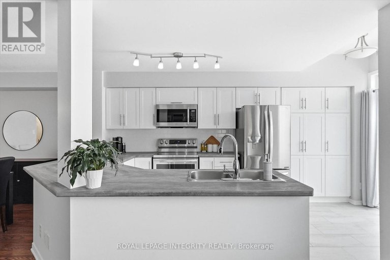 29413396/329-brigitta-street/emerald-meadowstrailwest/ottawa/ontario/K2S0H9_13