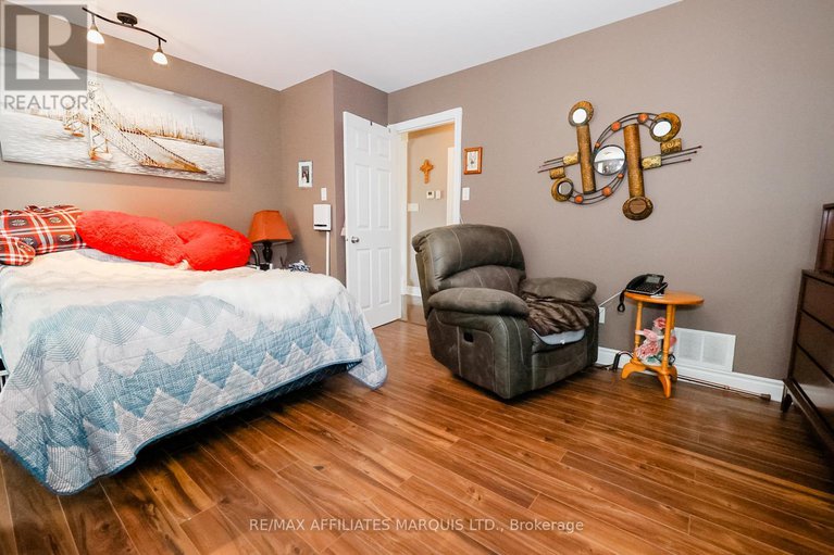 28809789/133-st-george-street-e/alexandria/north-glengarry/ontario/K0C1A0_15