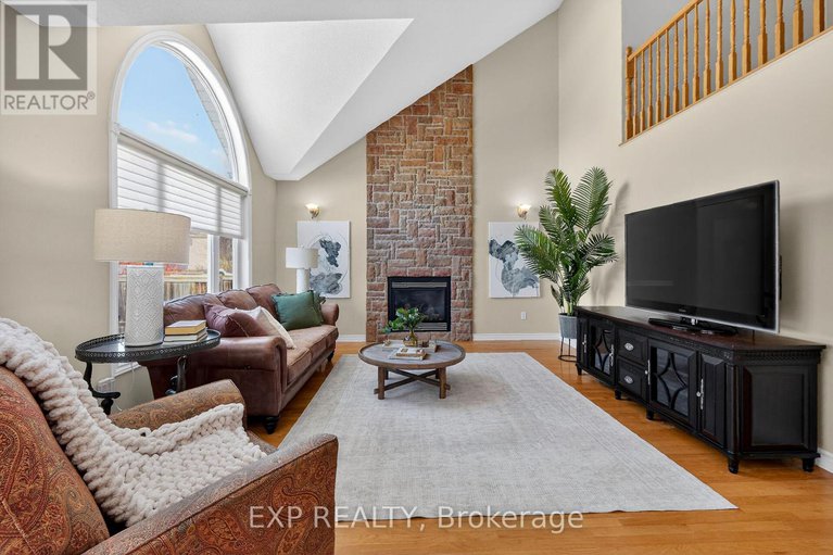 29405712/32-olde-towne-avenue/village-of-russell/russell/ontario/K4R0A5_4