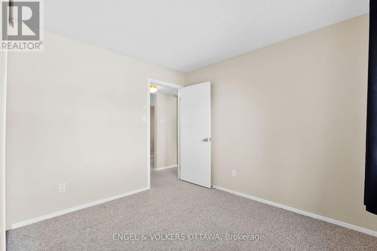 28773984/202-316-lorry-greenberg-drive/hunt-club-parkgreenboro/ottawa/ontario/K1T2P4_14