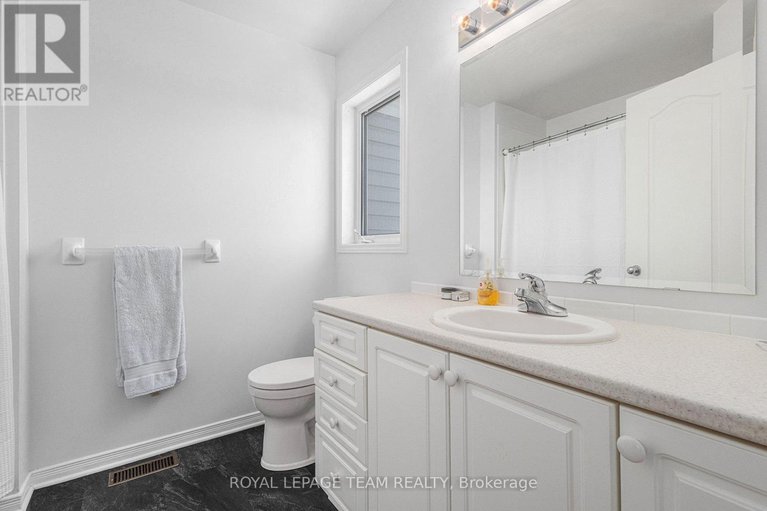 28524487/138-freeport-drive/emerald-meadowstrailwest/ottawa/ontario/K2M0A8_12