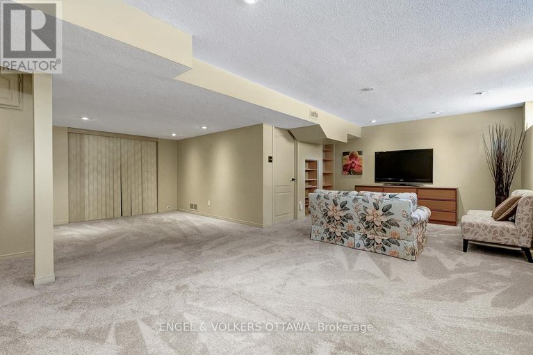 28902931/3-mohawk-crescent/bruce-farmgraham-parkqualicumbellands/ottawa/ontario/K2H7G7_40