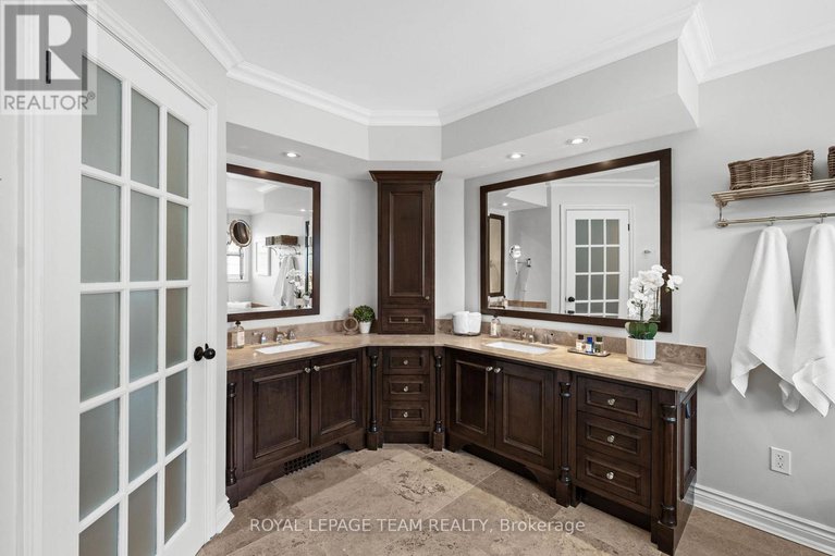 29403241/5557-pettapiece-crescent/manotick-village-manotick-estates/ottawa/ontario/K4M1C5_30