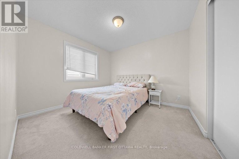 29656055/355-sweetclover-way/avalon-west/ottawa/ontario/K4A1E6_17