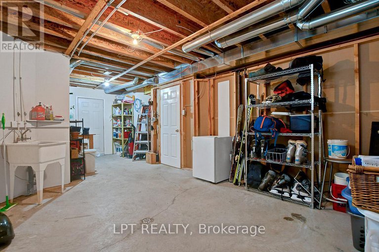 28499905/10a-ashburn-drive/borden-farmstewart-farmcarleton-heightsparkwood-hills/ottawa/ontario/K2E6N3_41
