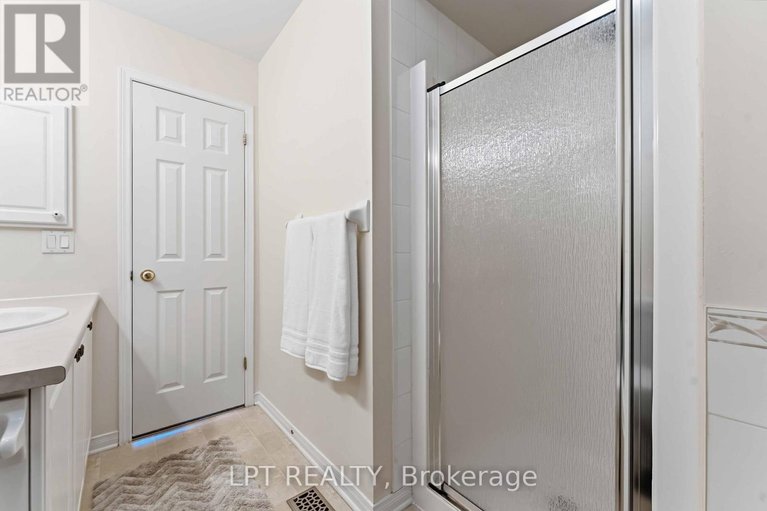 29637003/49-pennard-way/hunt-club-parkgreenboro/ottawa/ontario/K1T4C1_22