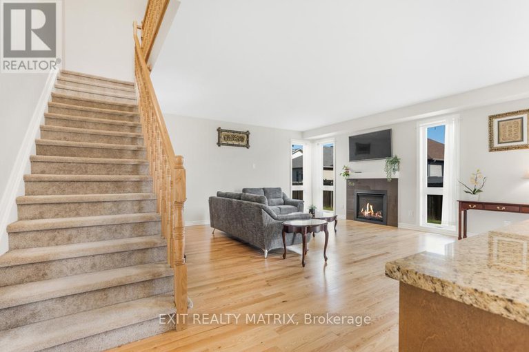 29094926/764-namur-street/embrun/russell/ontario/K0A1W0_18