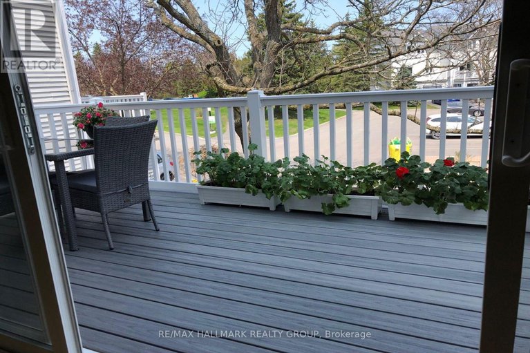 29413276/9-forsyth-lane/crystal-beach/ottawa/ontario/K2H9H1_49