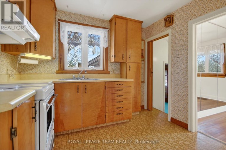 29596243/591-churchill-avenue-n/westborohampton-park/ottawa/ontario/K1Z5E6_12