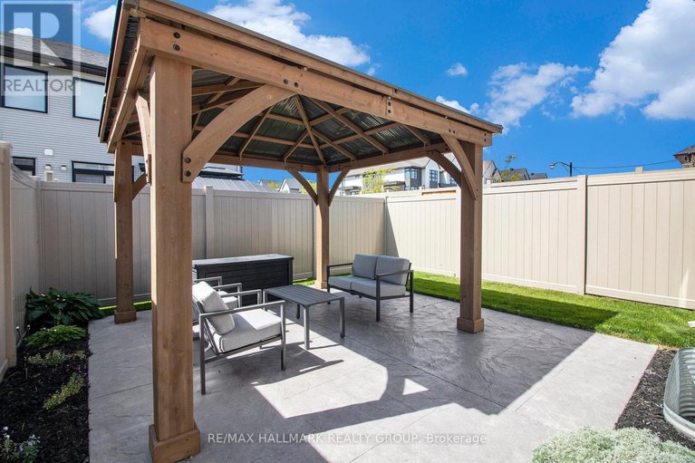 28905393/754-cairn-crescent/mer-bleuebradley-estatesanderson-park/ottawa/ontario/K1W0P4_38