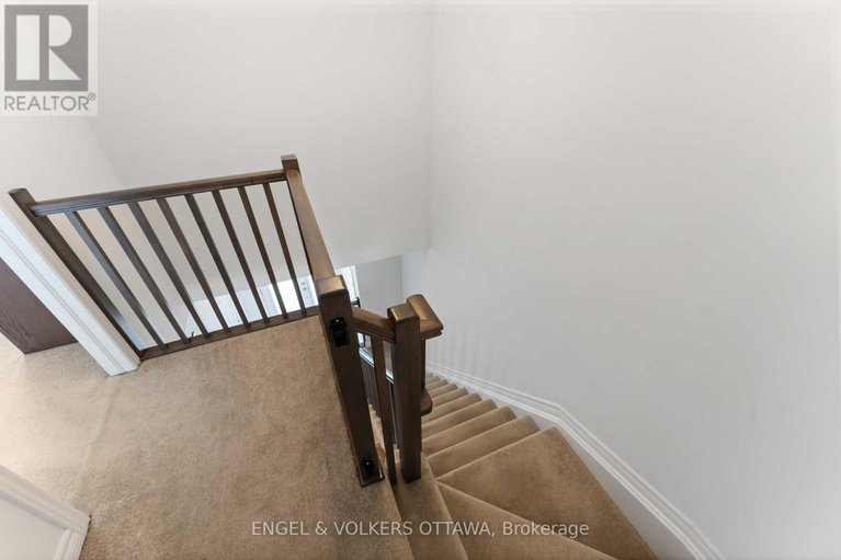 29006127/781-cairn-crescent/mer-bleuebradley-estatesanderson-park/ottawa/ontario/K1W0P7_18