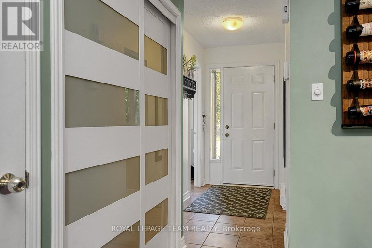 28705275/15-1302-alness-court/pineview/ottawa/ontario/K1B5H2_4