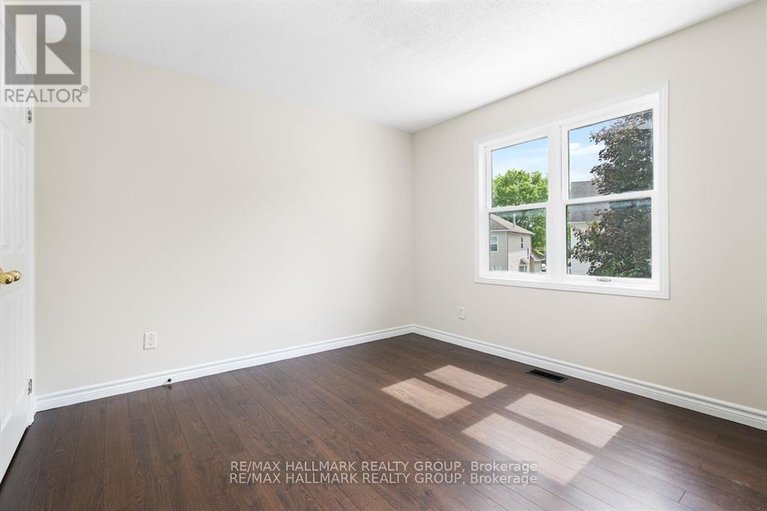 29662380/1404-montresor-way/fallingbrookridgemount/ottawa/ontario/K4A3C5_30