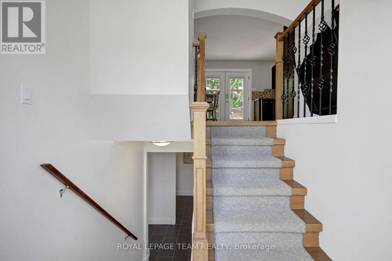 28527539/18-dowdall-crescent/fringewood/ottawa/ontario/K2S1T9_4