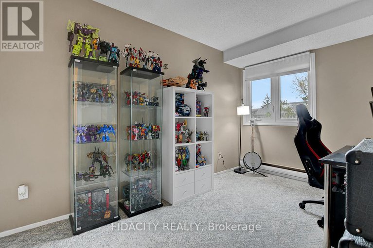 29034615/61-159-salter-crescent/beaverbrook/ottawa/ontario/K2K1Y8_16