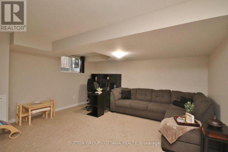28983773/1267-shillington-avenue/carlington/ottawa/ontario/K1Z8A1_42