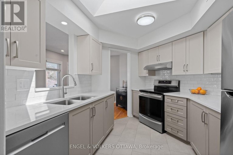 29671647/403-1-columbus-avenue/overbrook/ottawa/ontario/K1K4L1_12