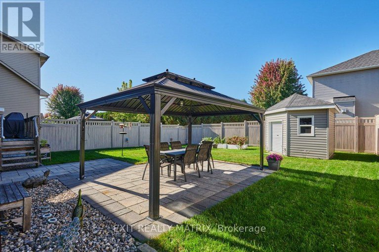 29329751/106-cobblestone-drive/village-of-russell/russell/ontario/K4R0B2_40