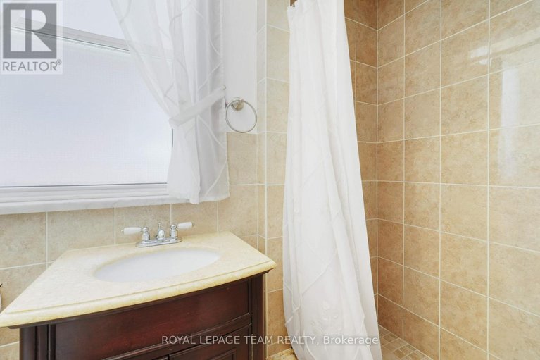 29645117/85-grove-avenue/old-ottawa-south/ottawa/ontario/K1S3A7_18