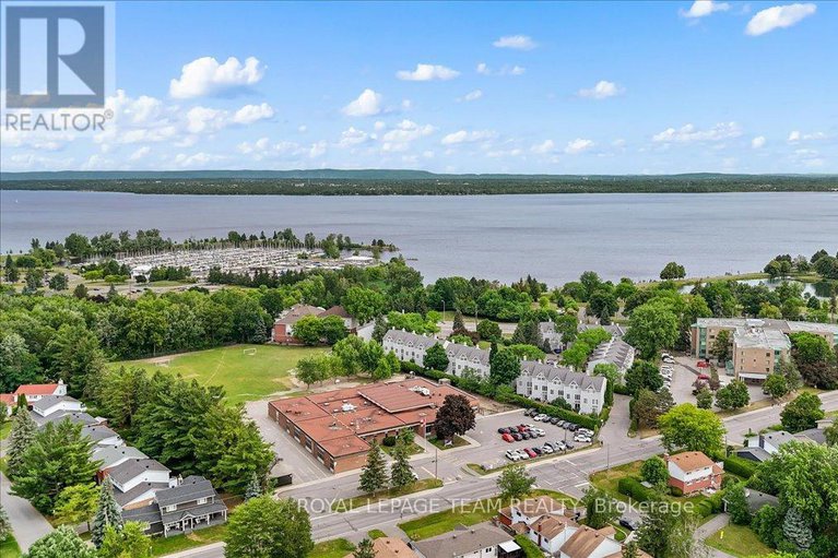 28557044/14-27-forsyth-lane/crystal-beach/ottawa/ontario/K2H9H2_45