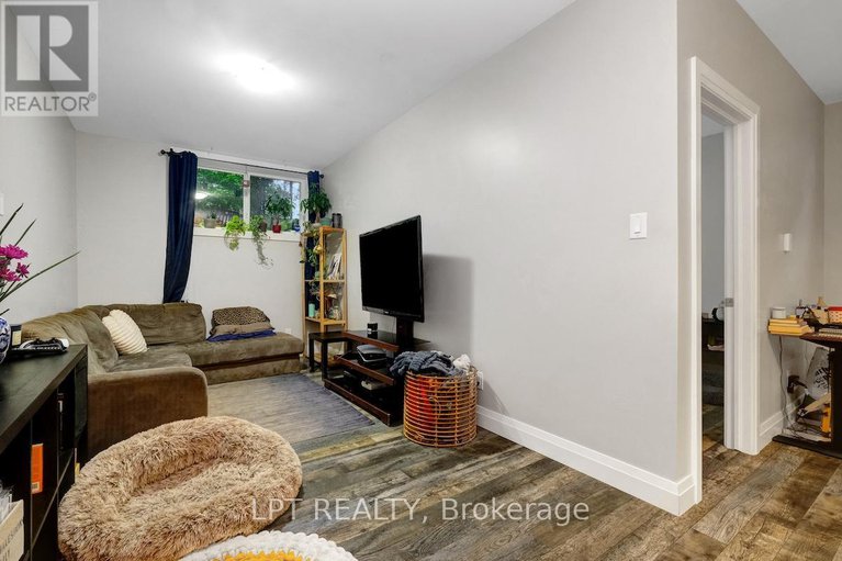 29068100/319-glynn-avenue/overbrookcastle-heights/ottawa/ontario/K1K1R9_40